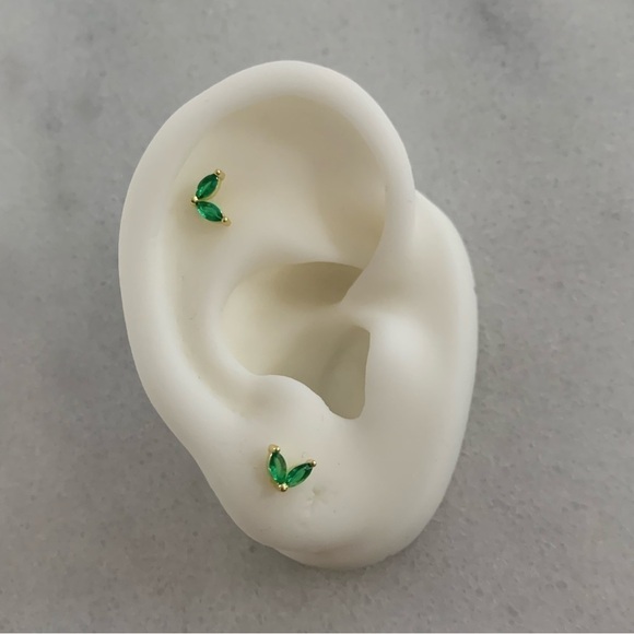 Modest Lu Jewelry - 18K Gold Green Crystal Leaf Stud Earrings Brand New